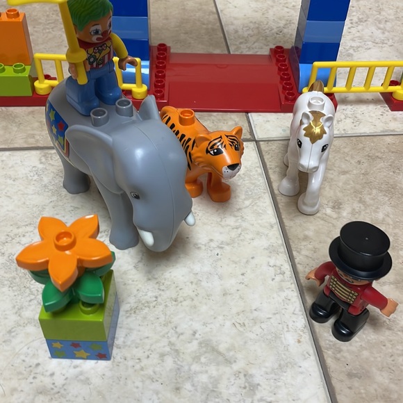 Lego Duplo Circus #10504 - Picture 5 of 8